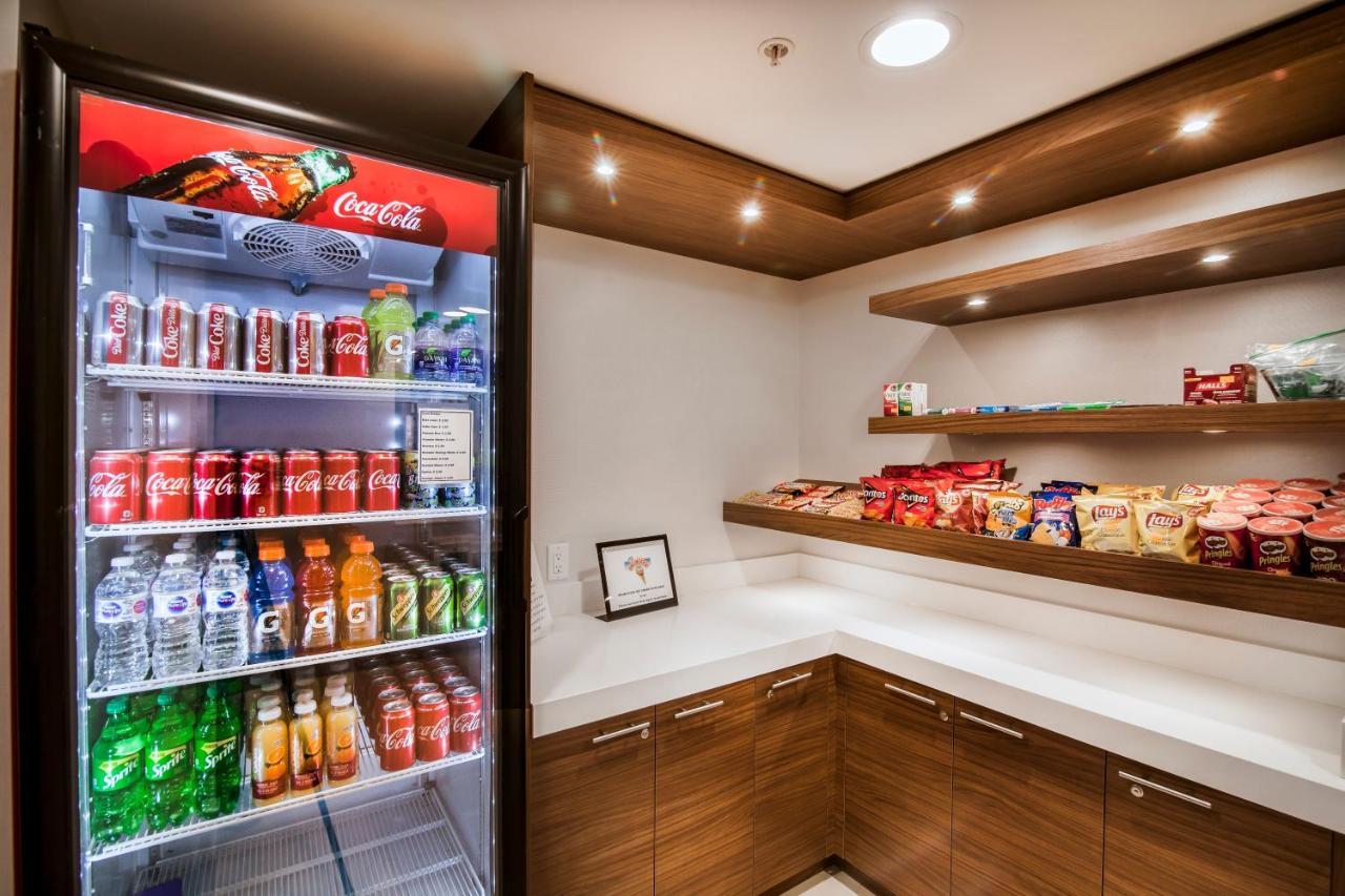 Holiday Inn Express & Suites Langley By Ihg Exteriér fotografie