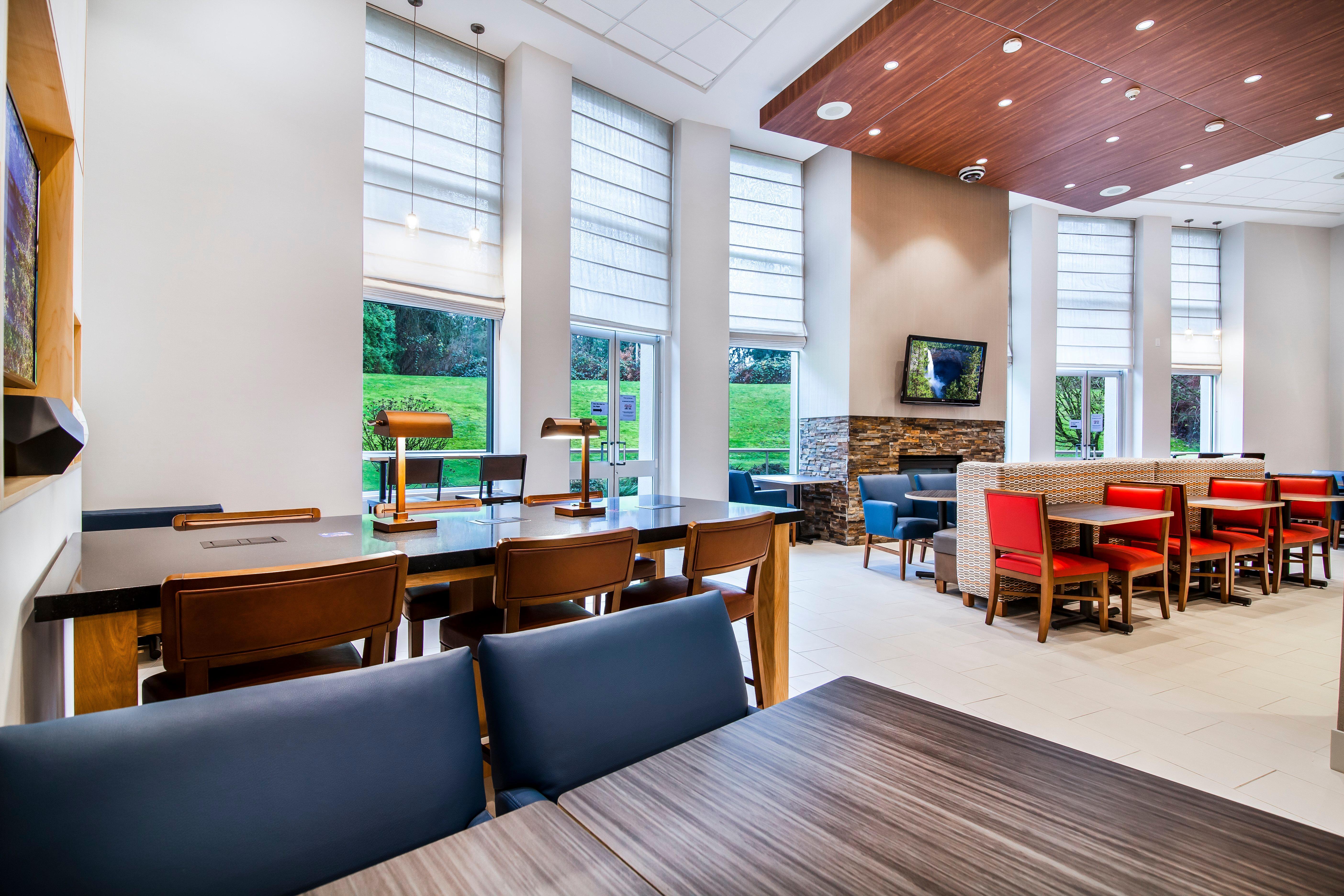 Holiday Inn Express & Suites Langley By Ihg Exteriér fotografie
