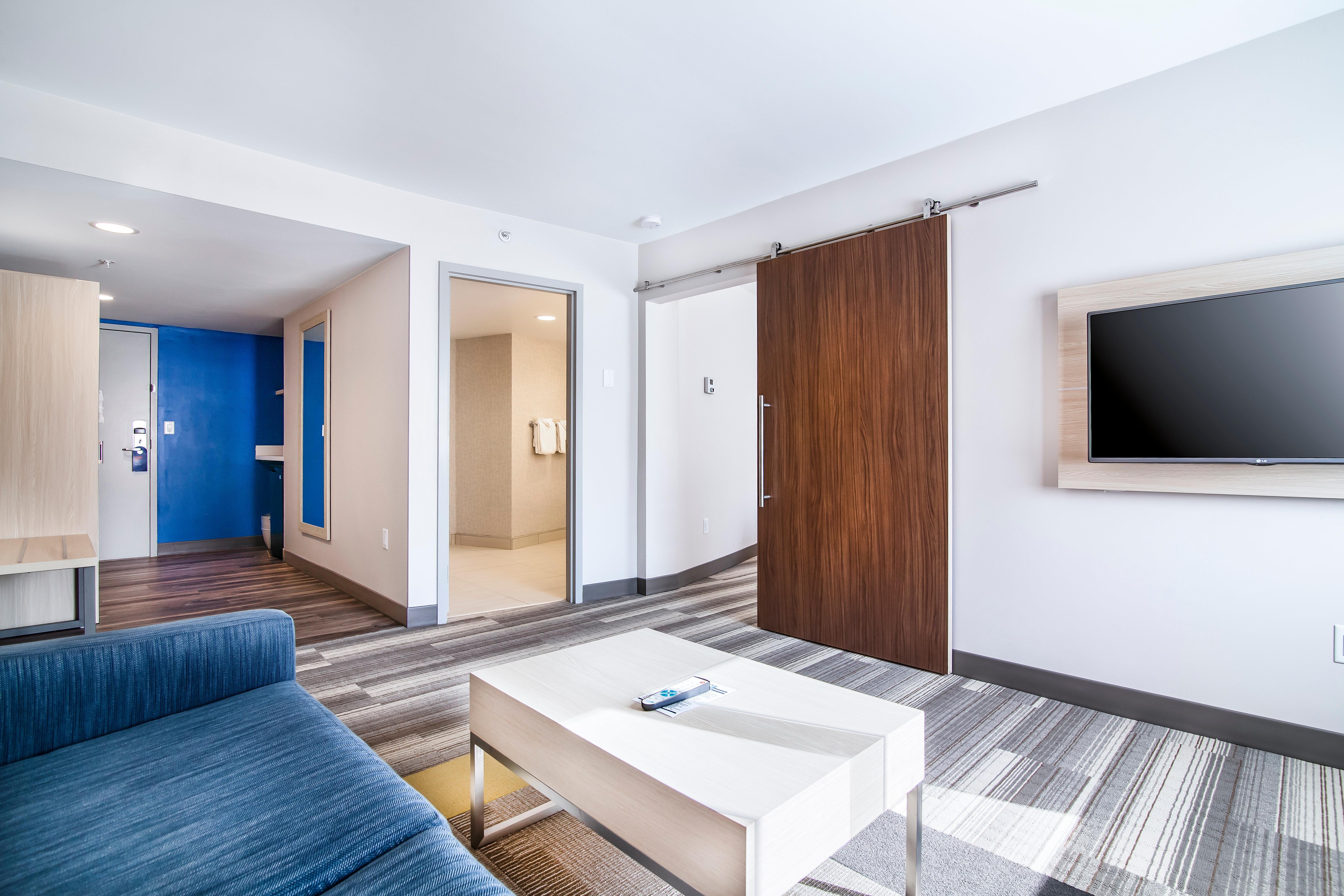 Holiday Inn Express & Suites Langley By Ihg Exteriér fotografie