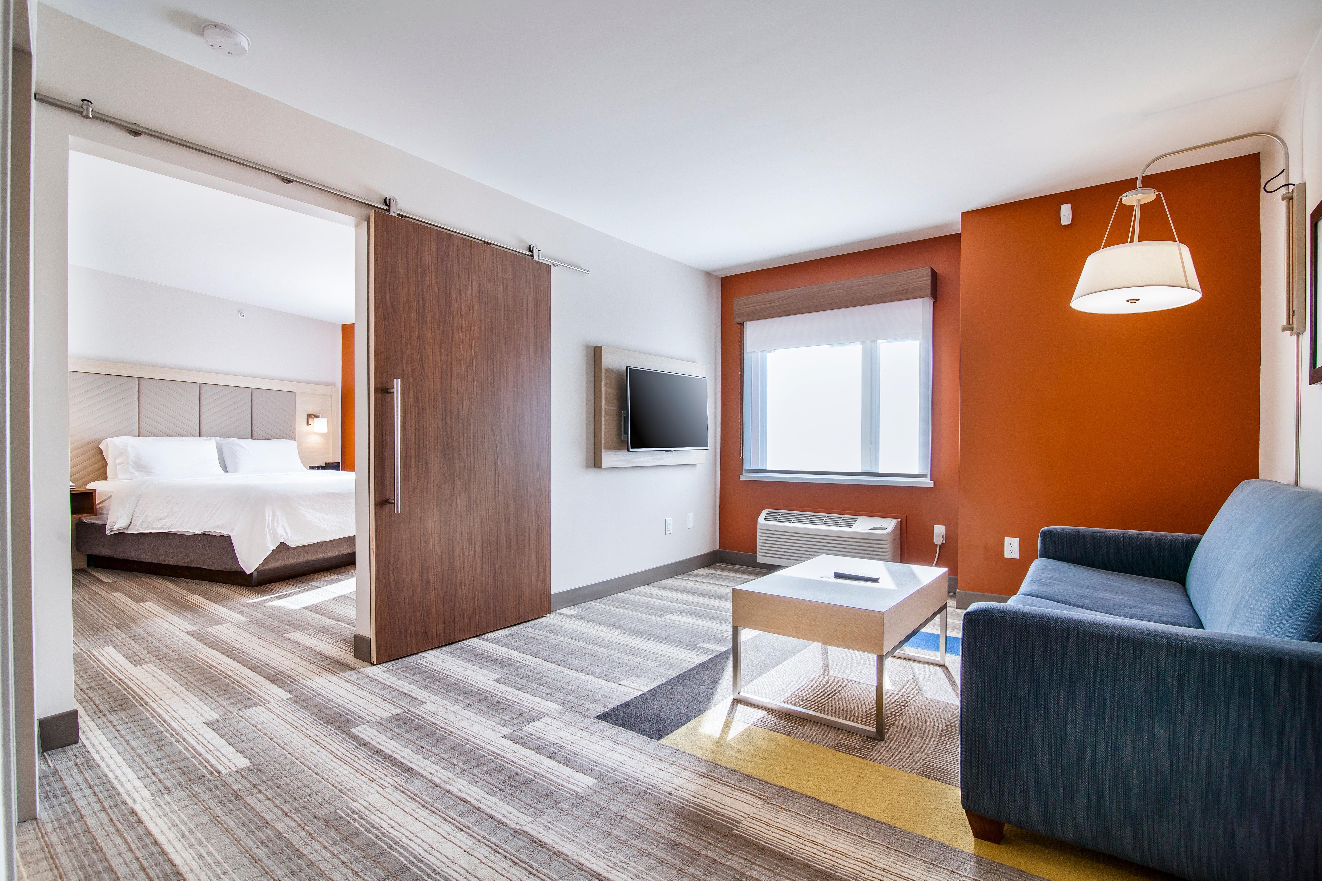 Holiday Inn Express & Suites Langley By Ihg Exteriér fotografie
