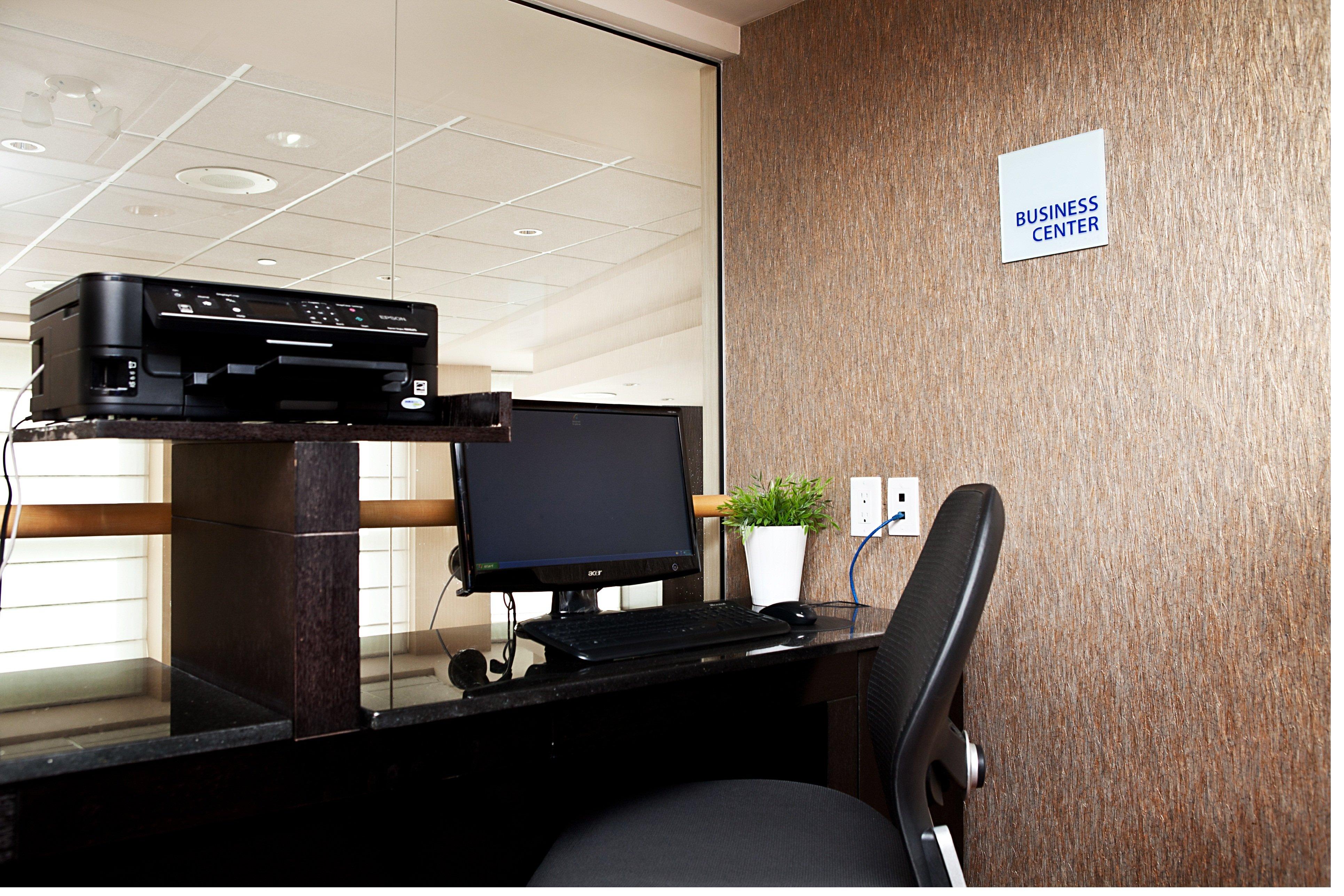 Holiday Inn Express & Suites Langley By Ihg Exteriér fotografie