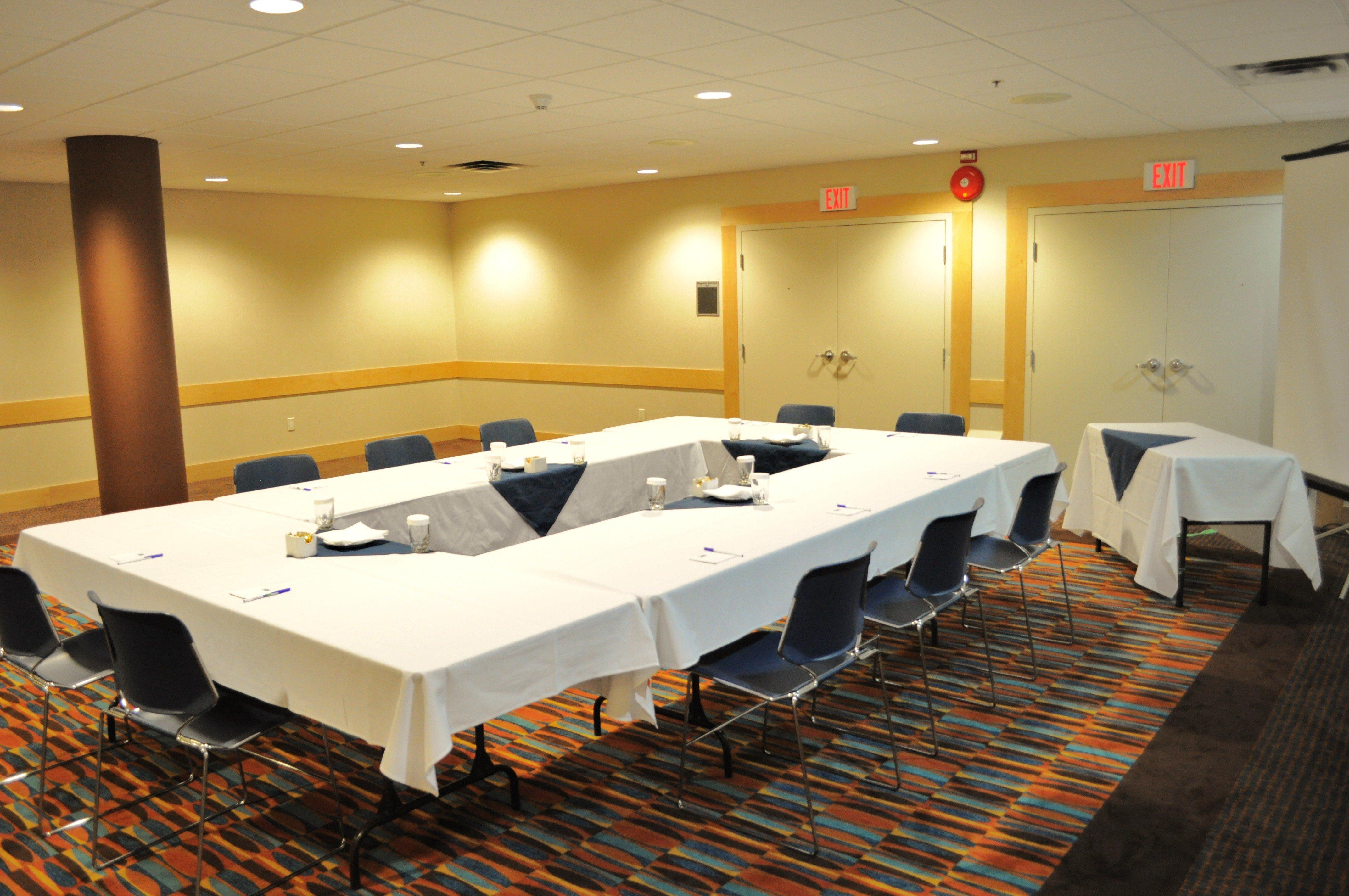 Holiday Inn Express & Suites Langley By Ihg Exteriér fotografie