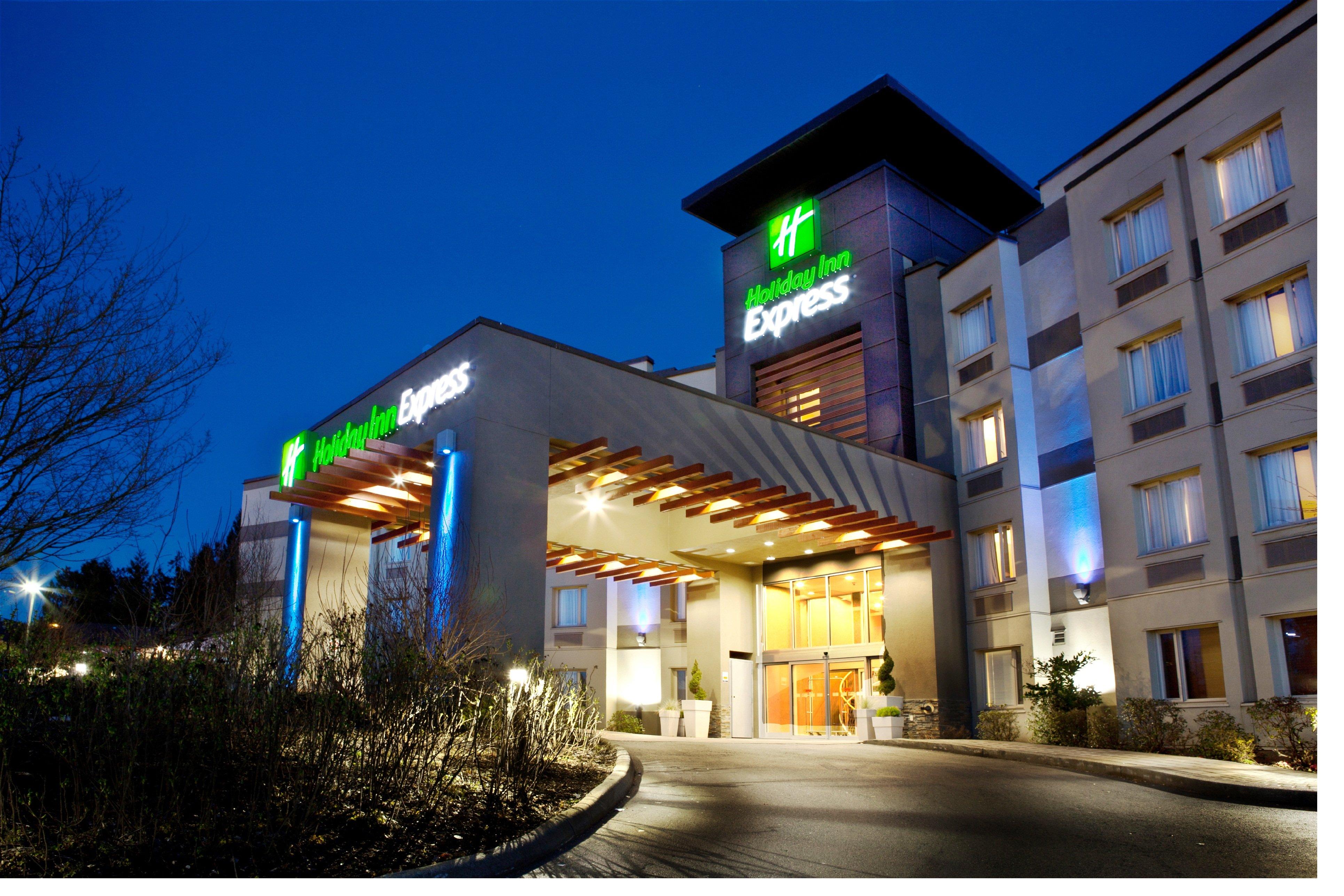 Holiday Inn Express & Suites Langley By Ihg Exteriér fotografie