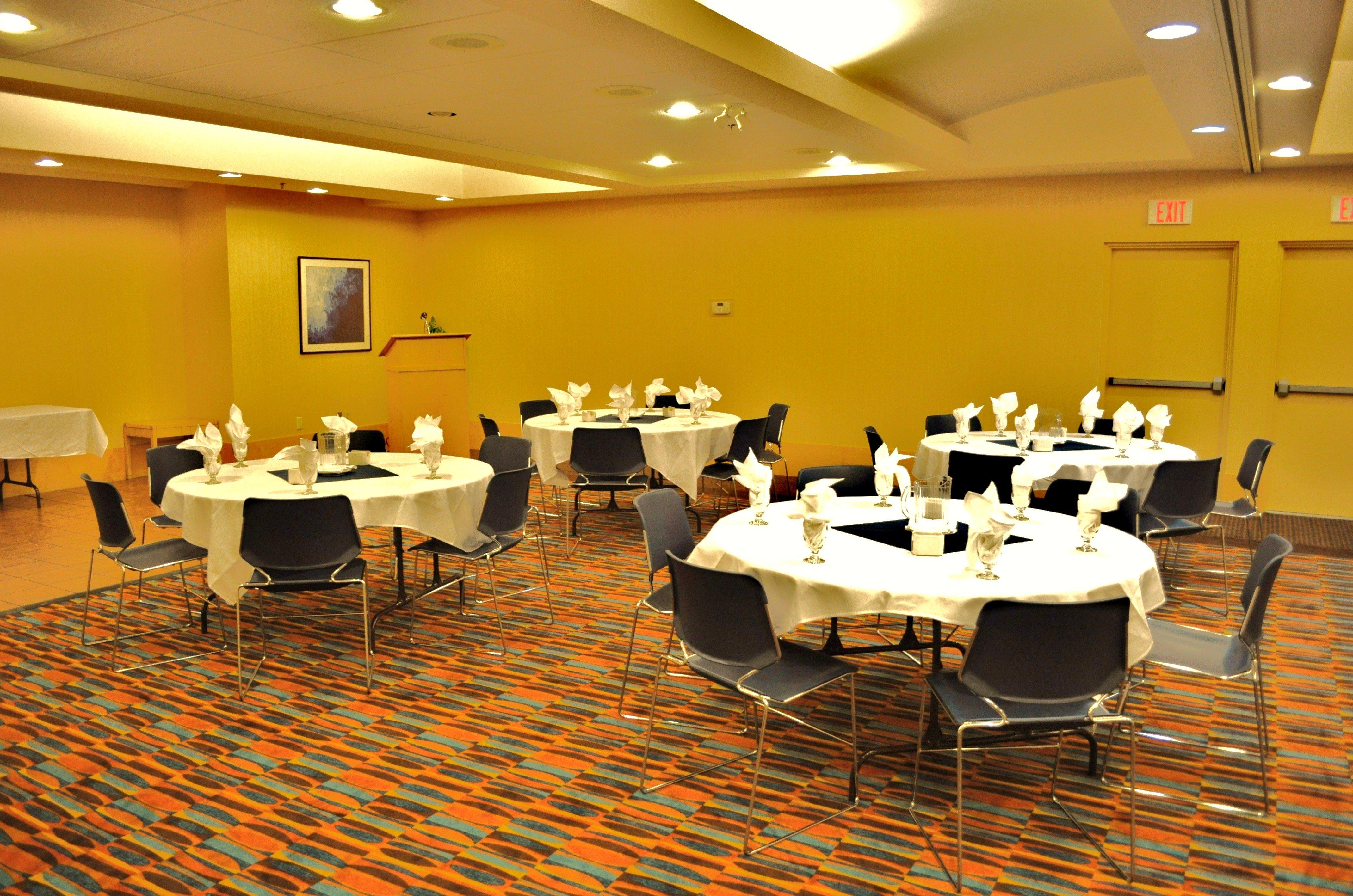 Holiday Inn Express & Suites Langley By Ihg Exteriér fotografie